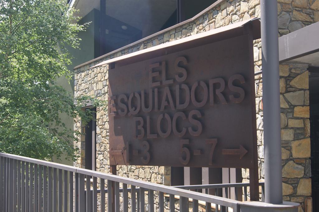 Apartaments Els Esquiadors Llorts Dış mekan fotoğraf