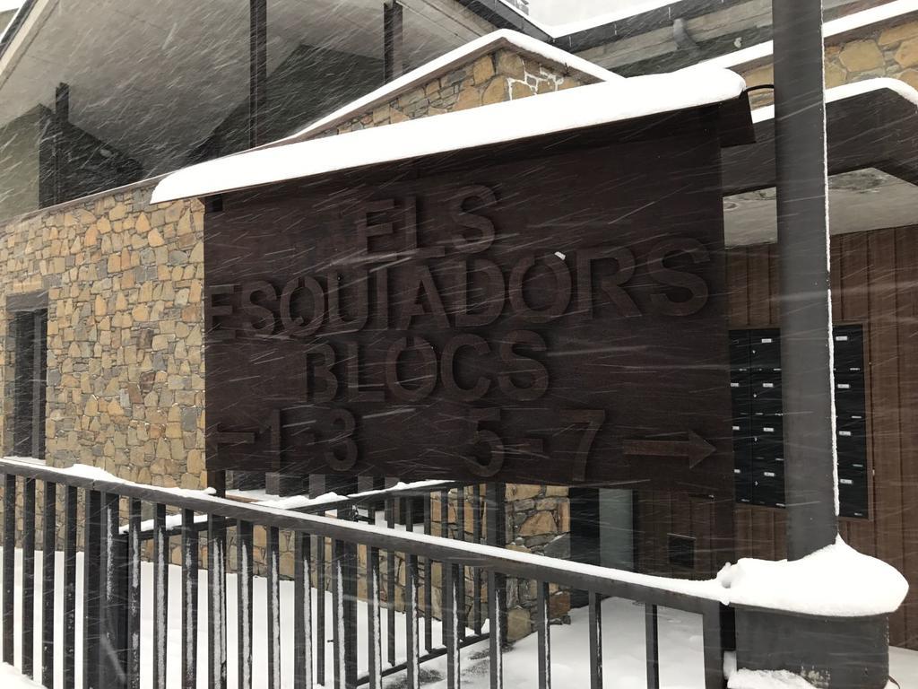 Apartaments Els Esquiadors Llorts Dış mekan fotoğraf